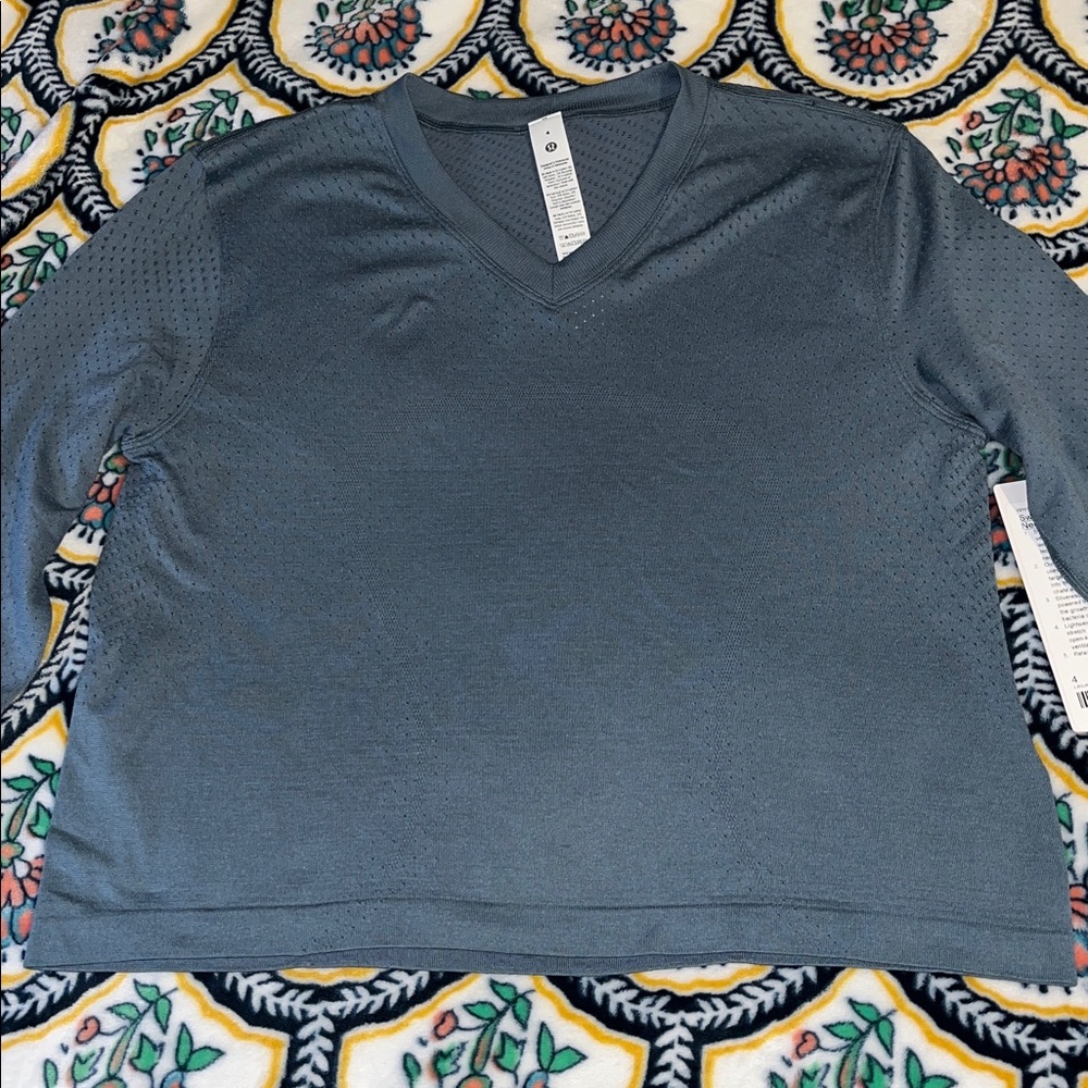 lululemon athletica Perforated V-Neck Performance Top in Slate Blue - Picture 2 of 8